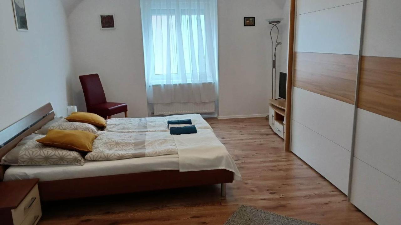 Milla Apartmanok Eger Extérieur photo