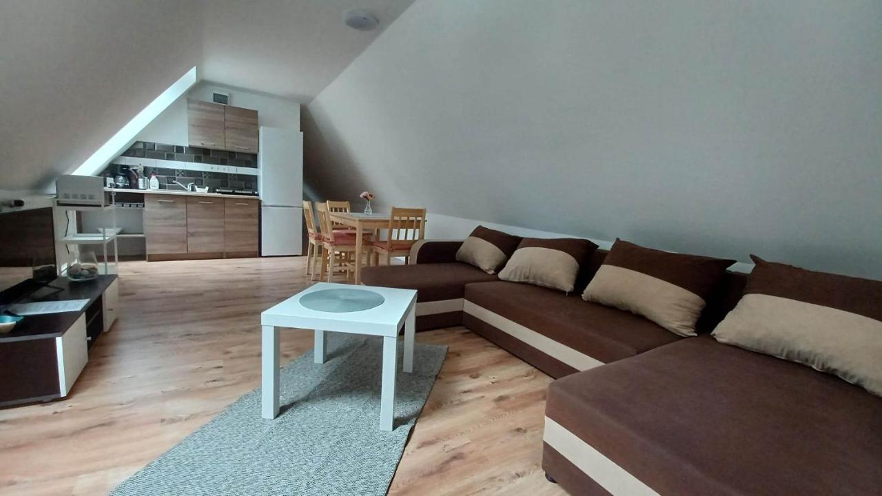 Milla Apartmanok Eger Extérieur photo